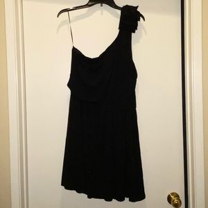 ♦️NWOT♦️One Shoulder Black Express Dress